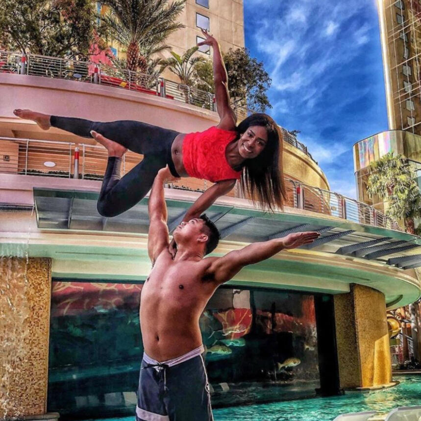 We center relationship building and transparency, so that residents can exit the program feeling empowered with new tools to build collective power in their extended communities by amplifying their artistic voices and visions for the future.